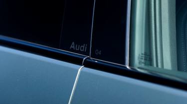 Audi Q4 e-tron - side badge