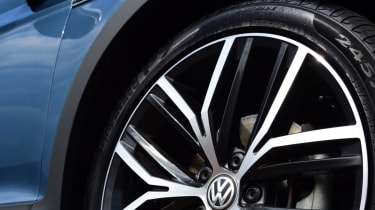 Volkswagen Passat Alltrack - wheel