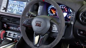 Nissan GT-R Nismo - interior