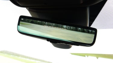 Range Rover Evoque - digital rear-view mirror