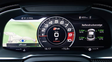 Audi R8 - dials
