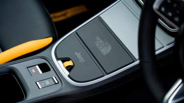 Jeep Avenger The North Face Edition - centre console