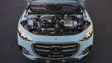 Mercedes GLA - engine