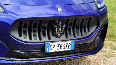 Maserati Grecale Folgore - front grille