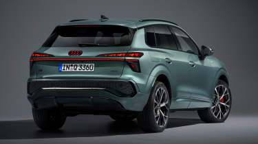 Audi Q3 - rear studio