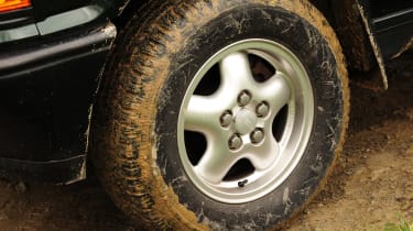 Range Rover MkII wheel detail