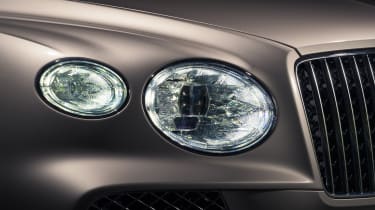 New Bentley Bentayga Azure First Edition - lights