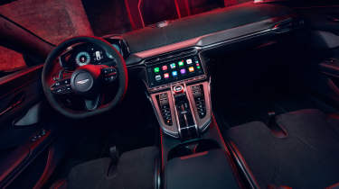 Aston Martin Vantage S - dash