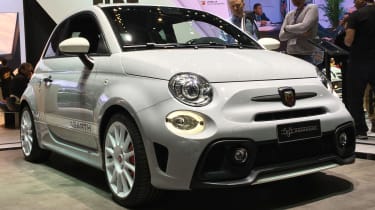 abarth 595 esseesse static front