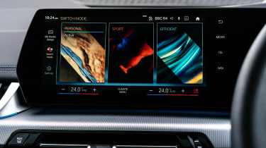 BMW 223i Active Tourer - infotainment screen