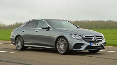 Mercedes E 200d AMG Line - side