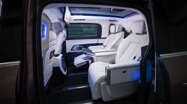 Mercedes VLE - door open