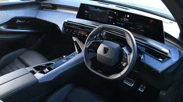 Peugeot E-5008 - dashboard