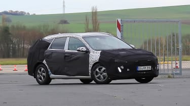 Hyundai i30 estate spy shots