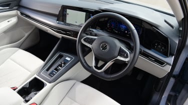 Volkswagen Golf - interior (driver&#039;s door view)