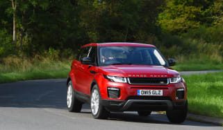 Range Rover Evoque SE Tech 2016 - cornering