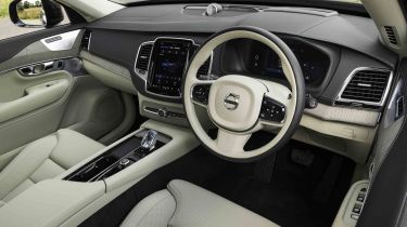 Volvo XC90 B5 - dashboard