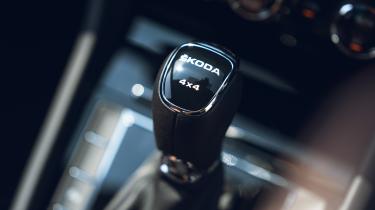 Skoda Superb Sleeper Edition - gear selector