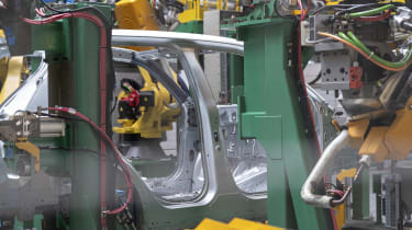 New Renault 5 - behind the scenes, robots