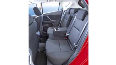 Mazda 3 1.6D rear seats