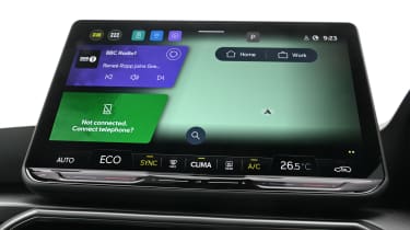 SEAT Leon - infotainment screen