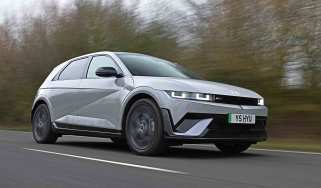 Hyundai Ioniq 5 - front tracking, driver&#039;s side