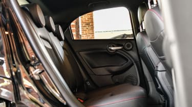 Fiat 500 X Sport - rear seats