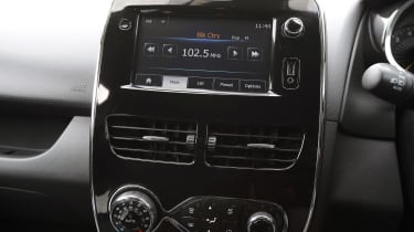 Used Renault Clio - centre console