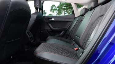 SEAT Leon e-Hybrid - rear seats