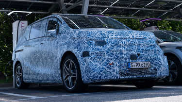Mercedes VLE - front charging station