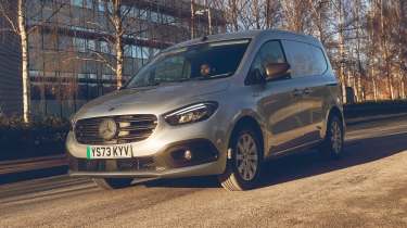 Mercedes eCitan - front tracking