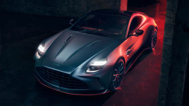 Aston Martin Vantage S - front action