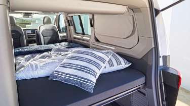Volkswagen California - bed