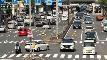 Nissan Pro Pilot self-driving car in Tokyo traffic