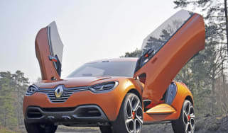 Renault Captur front doors