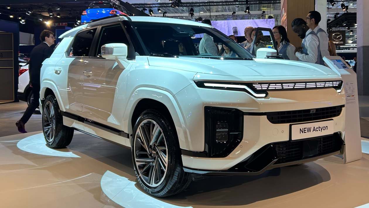 KGM%20Actyon%20-%20front%203_4_ubox10.jpg