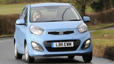 Kia Picanto 1.0 front cornering