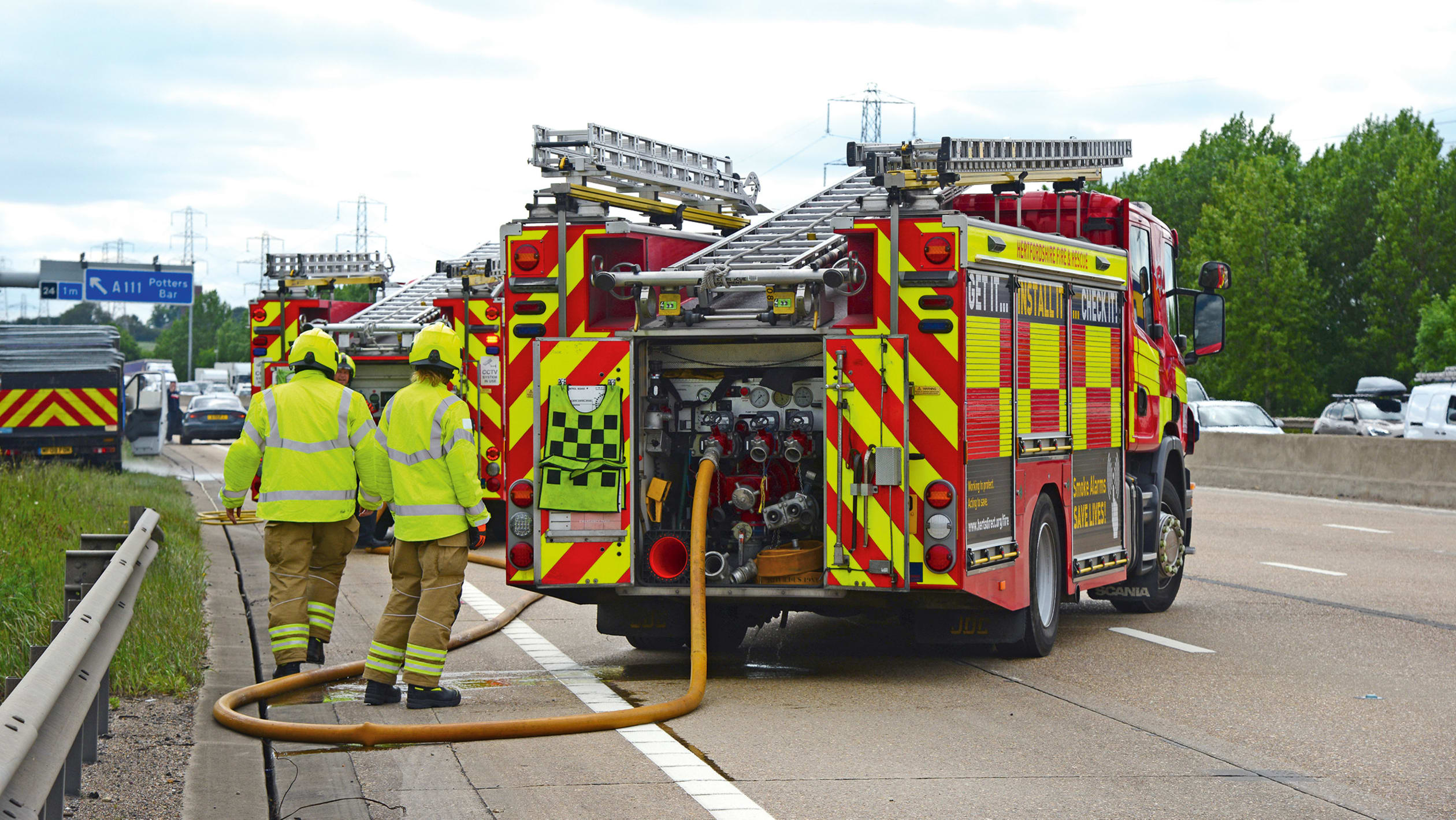 what-do-highways-england-traffic-officers-do-all-day-pictures-auto