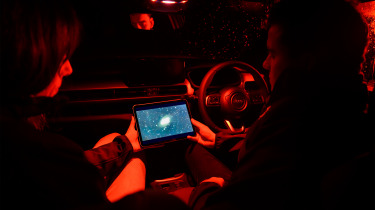 Jeep Avenger Stargazer - star gazing in car