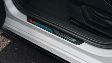 Skoda Fabia 130 - sill