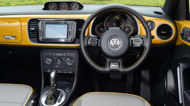 Volkswagen Beetle Dune Cabriolet 2016 - interior
