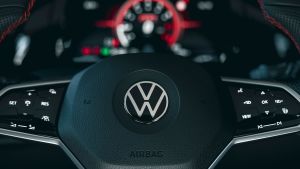 Volkswagen Golf GTI Clubsport 45 - steering wheel