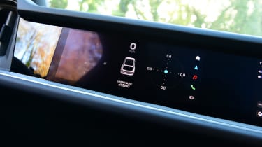 Porsche Cayenne vs BMW X5 - Porsche Cayenne infotainment screen passanger side 