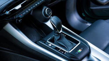 Alfa Romeo Tonale PHEV - gear selector