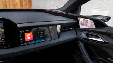 Audi S6 e-tron Avant - screen