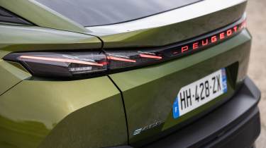 Peugeot E-408 facelift - rear detail