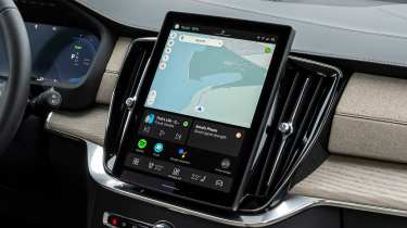 Volvo XC90 T8 - screen