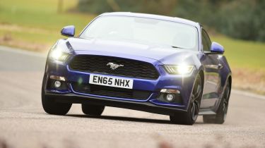 Ford Mustang 2.3 EcoBoost 2016 - front cornering