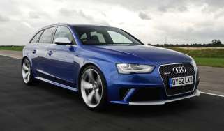 Audi RS4 Avant front tracking