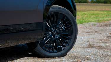 Hyundai Santa Fe - wheel